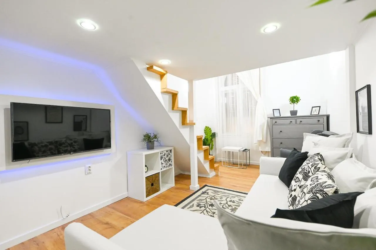 בודפשט Charming Apartment In Damjanich Str., Lucas